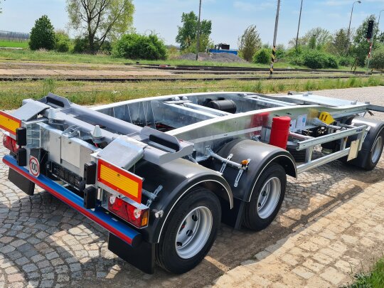 Przyczepy kontenerowe z&nbsp;obrotnicą